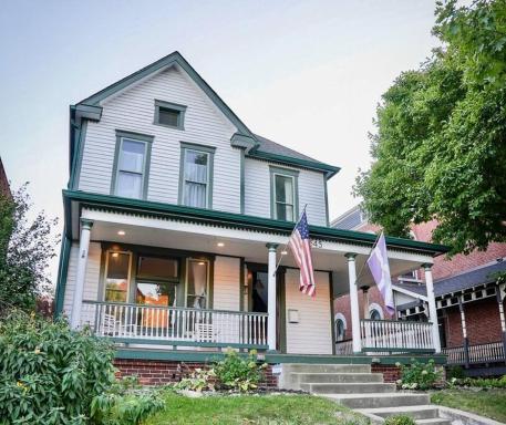 Historic Fletcherplace sleeps 12 Indy downtown - Housity