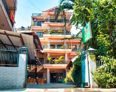 Lake Mahal Hotel & Restaurant - Housity
