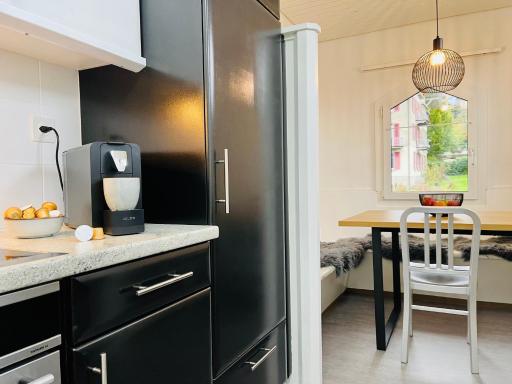 -The Urbanist- Lakeview Free Parking 2BD Fast WiFi - Housity