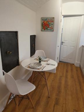 One Bedroom Flat Central Ipswich - Housity