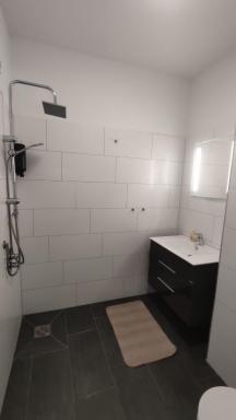 3 Bett Zimmer - Housity