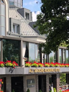 All Seasons Residence Hotel - Free parking - Housity