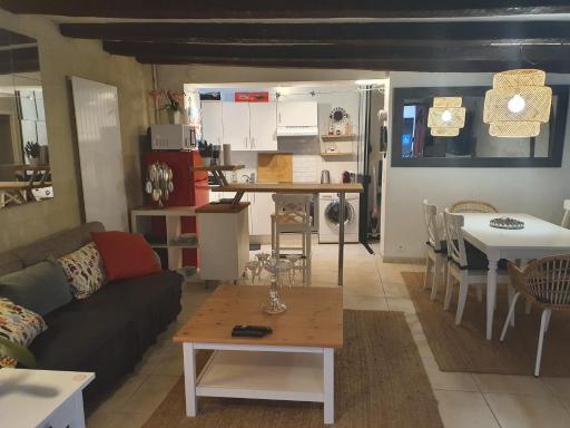 MAISON ENTIERE de 115m2 EN HYPER HYPER CENTRE AUX COEUR DES HALLES de TOURS de 2 à 7 PERSONNES - Housity