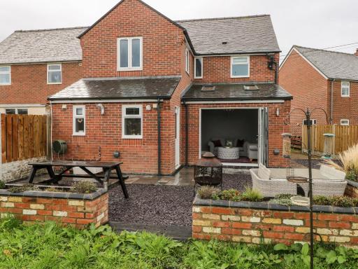 9 Pilgrims Way - Housity