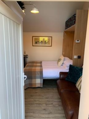 Whistley View - Housity