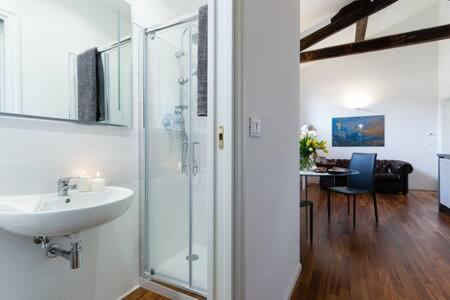 CHARME Appartamento immerso tra le mura bolognesi - Housity