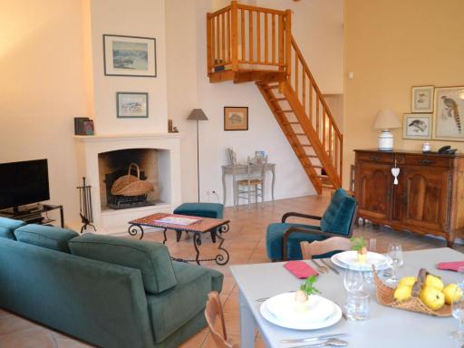 Gîte familial avec piscine chauffée, jardin clos, équipement bébé, au cœur d'une propriété viticole. - FR-1-653-70 - Housity