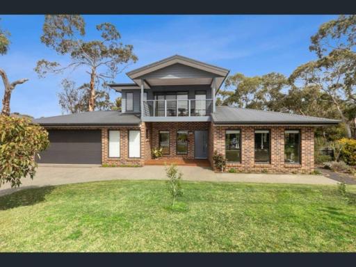 Yellow Gum Family Retreat - With heaps of room for a boat! - Housity