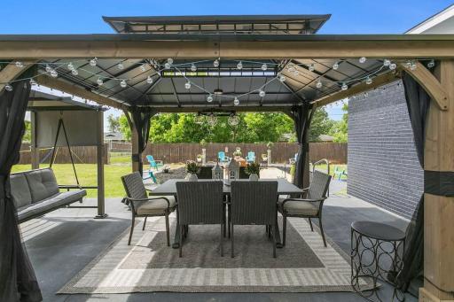 Colorful And Fun! Lux Gazebo With Picnic Area And Games - Housity