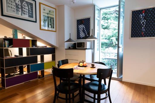 Walters Balcony Suite - Housity