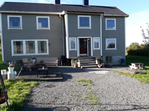 Leite Gård near Atlantic Road in Hustadvika - Housity