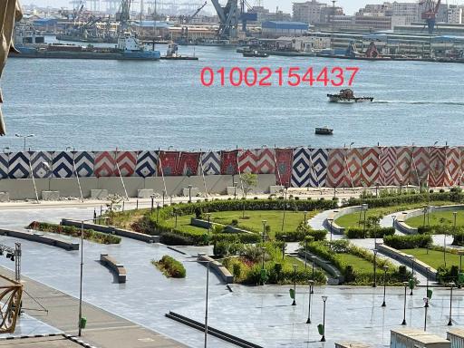شقة سوبر 3 غرف مطله علي قناة السويس بورسعيد 714 - Housity