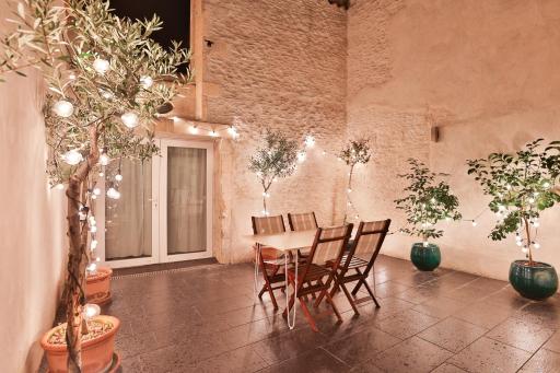 La Généreuse #Patio #Hyper-centre #4 personnes - Housity