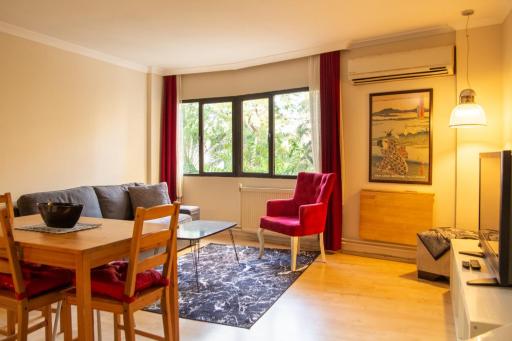 Flat with Balcony in Alsancak - Housity