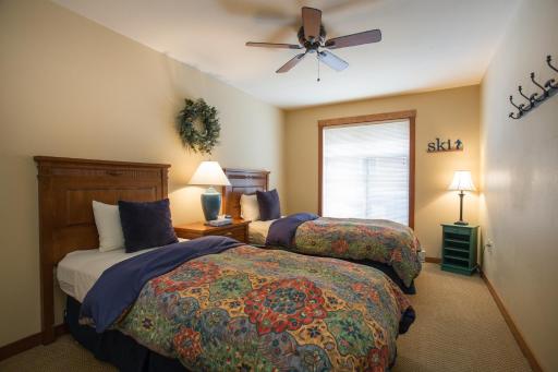 3221 - Three Bedroom Standard Powderhorn Lodge condo - Housity