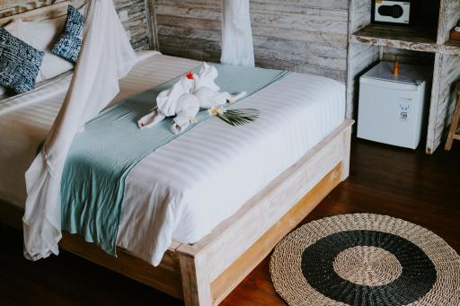 Lanussa Hill Villa - Housity