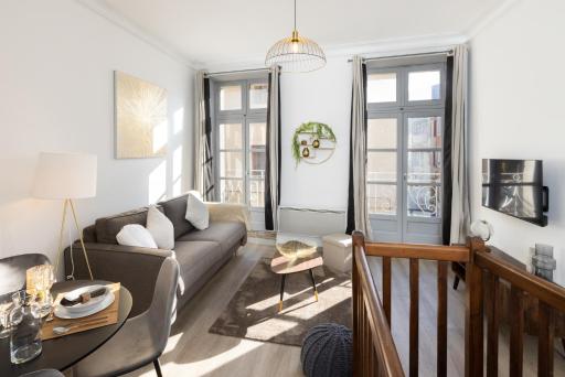N1 Des Études Cosy Duplex Netflix Balcon ConciergerieDameCarcas - Housity