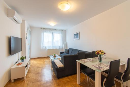 Flexible SelfCheckIns 34 - Zagreb - Parking - Big Loggia - New - Housity