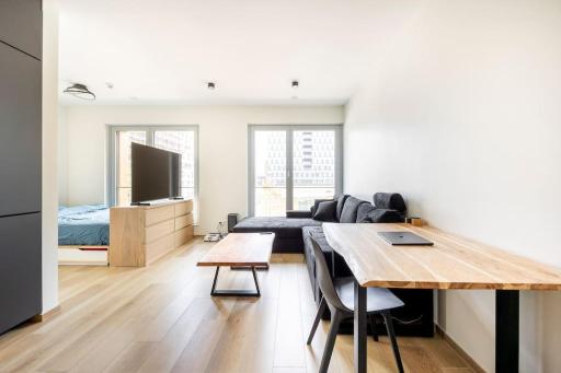 Modern Apartment near PwC & Deloitte & Cloche d’Or Mall - Housity