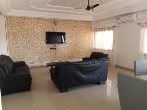 HEBERTOGO Soviepe, Appartement 3 chambres salon - Housity