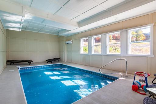 Splash of Gatlinburg - Pool, Hot Tub & Game Room! - Housity