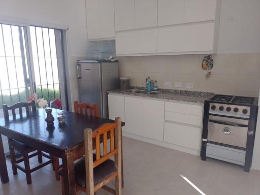 CASA CON PILETA BARRIO PRIVADO SAN JUAN ARGENTINA - Housity
