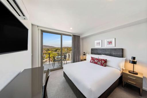Adina Serviced Apartments Canberra Dickson - Housity
