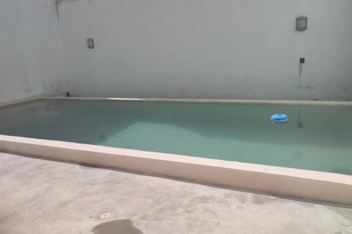 Alberca linda y grande - Housity