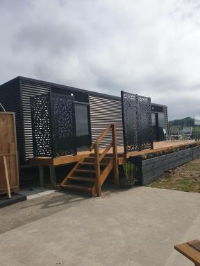 Mangawhai Heads Cabin with 2nd bedroom option - Housity