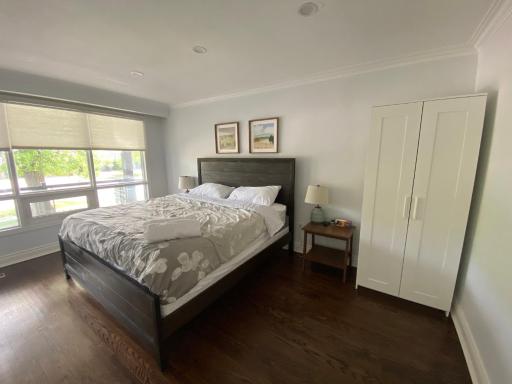 Yonge and Finch Subway !L Spacious & Bright Private Bedroom with Shared Amenties - Housity