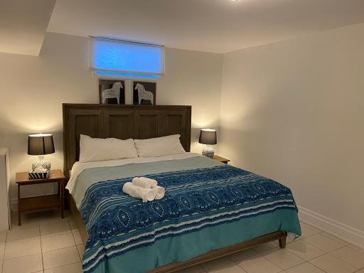 Yorkmills and Bayview !C Spacious Modern Private Bdr with Shared Bathroom - Housity