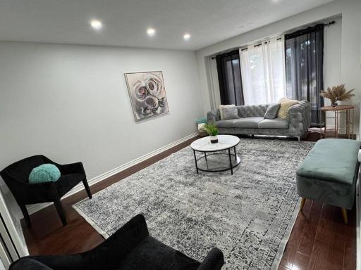 Fresh, Chic, Spacious Home With Everything U Need - Housity