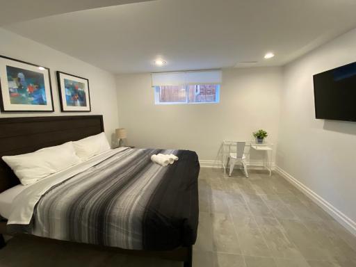 Yorkmills and Bayview !A Spacious and Modern Private Bdr with Shared Bathroom - Housity