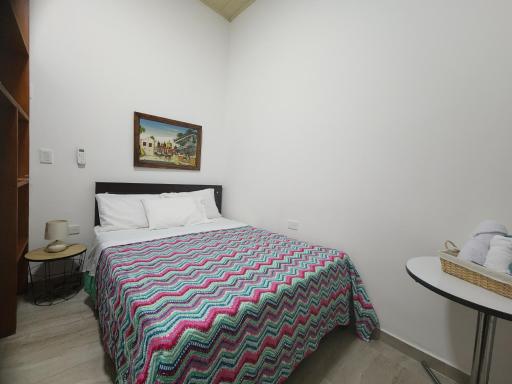 DESCANSO REAL APARTAESTUDIO en primer piso, Aire Acondicionado, Cocina equipada, Netflix, parqueadero para moto - Housity