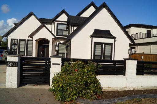 Ground Level One Bedroom Suite - Housity
