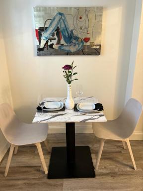 Unique Coral Gables Cottage - Housity