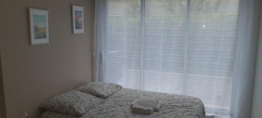 Jolie suite parentale, chambre et salle d'eau, avec son coin de verdure à 5 minutes à pied du centre ville - Housity