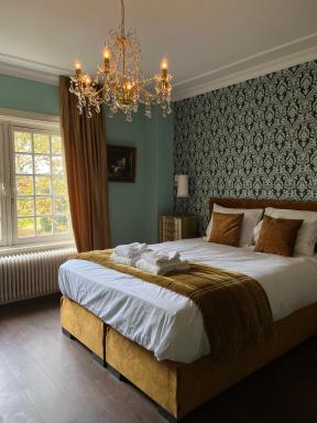 Cuatre Brass Stay - Housity