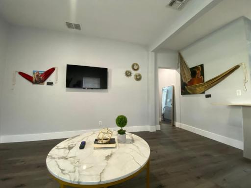 Bella Breeze - Housity