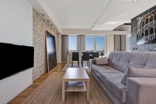 Plajhome - Housity