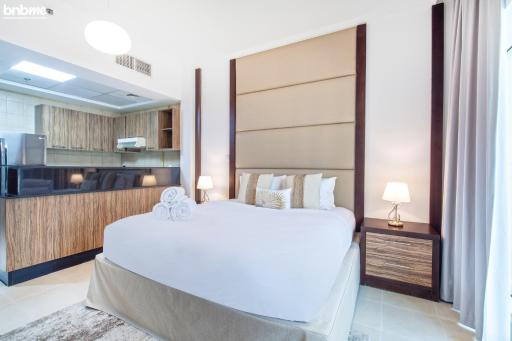 bnbmehomes - Cosy Downtown Apt w Balcony Near Metro Station -1710 - Housity