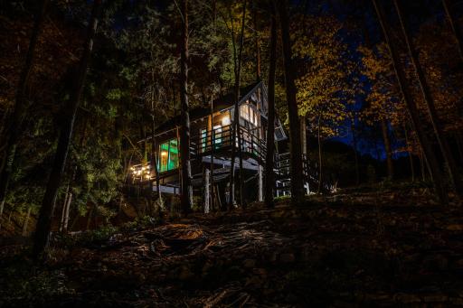 Na Skraju Lasu Domek na Drzewie & Glamping - Housity