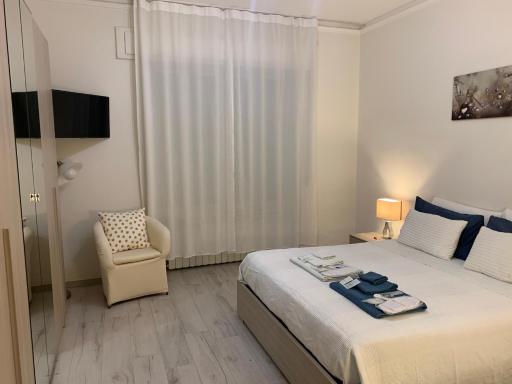 Pisa Train Station Guest House - Housity