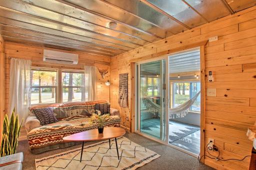 Idyllic Finns Retreat - Walk to Lake Huron - Housity