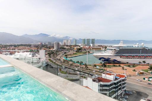 Brand NEW! Lovely Condo With Oceanview Rooftop - Housity
