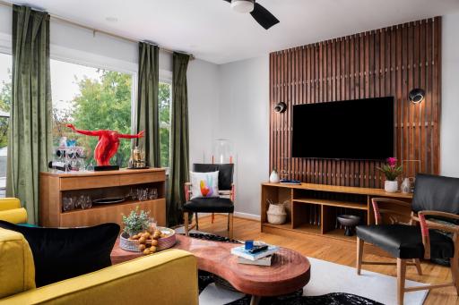Eclectic Mid Century Modern 3BD/3BA with *Hot Tub* - Housity