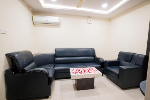 HOTEL PARAMESHWARA luxury awaits - Housity