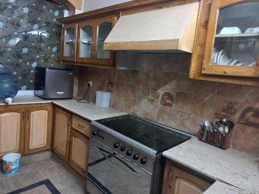 3 Bedroom House right In-between Twin Cities - Housity