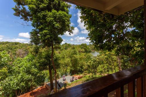 Mountain lake Island Cabin Sierra - for family Getaway - Housity