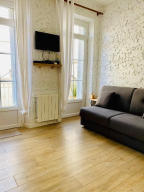 Studio équipé-climatisé avec balcon au Mourillon à 20m de la plage - Housity